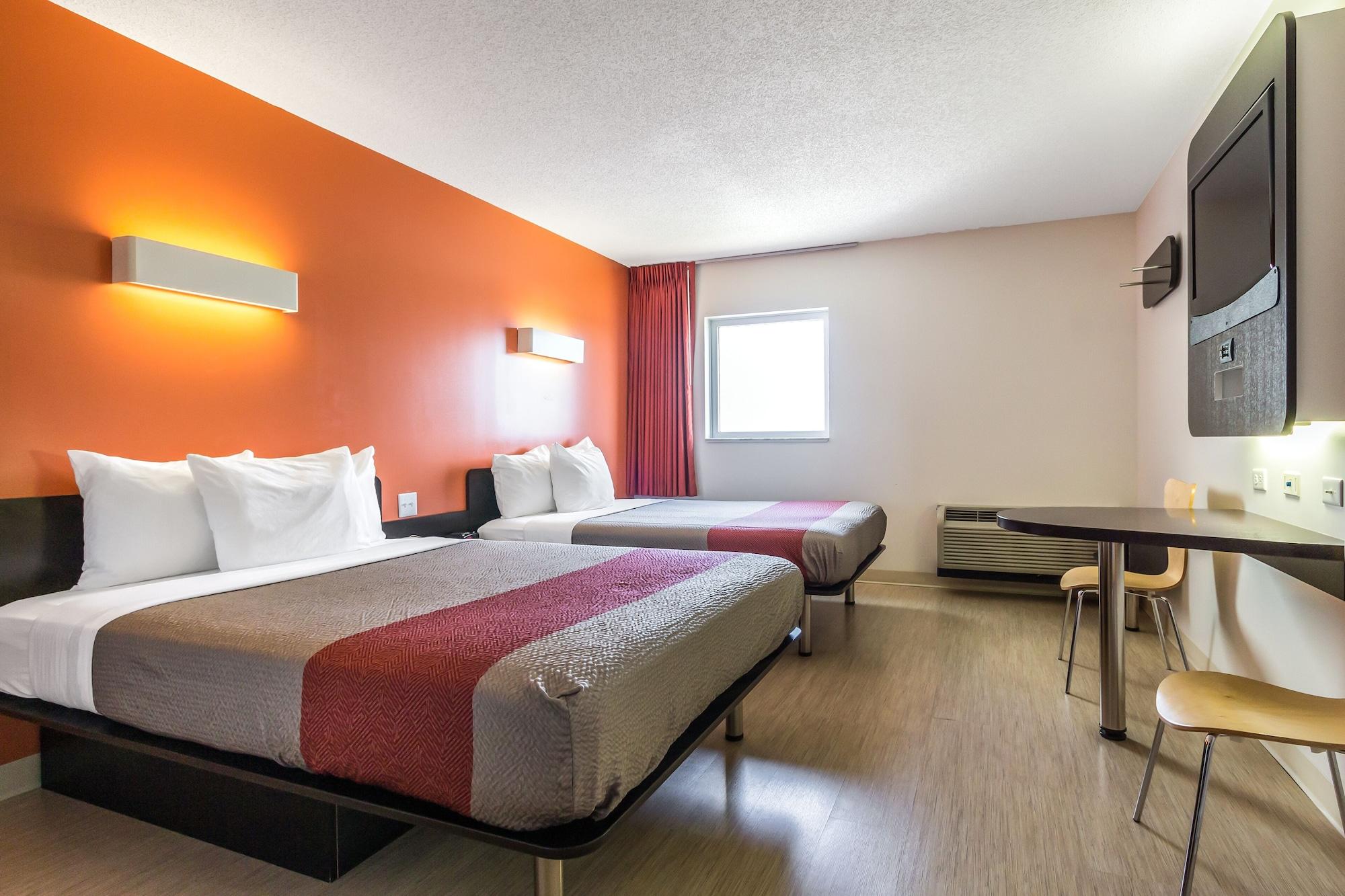 Hotel 6-kingston, On