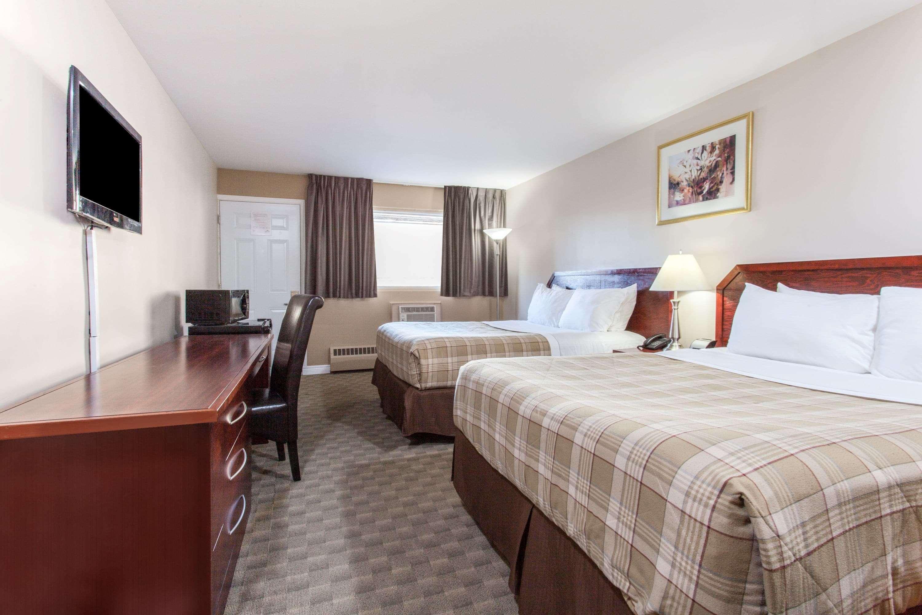 Howard Johnson By Wyndham Hotel Kingston