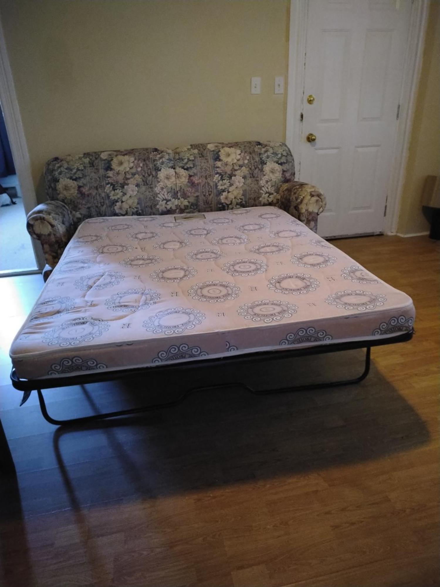 Cozy Downtown Two Bedrooms Free Parking *
