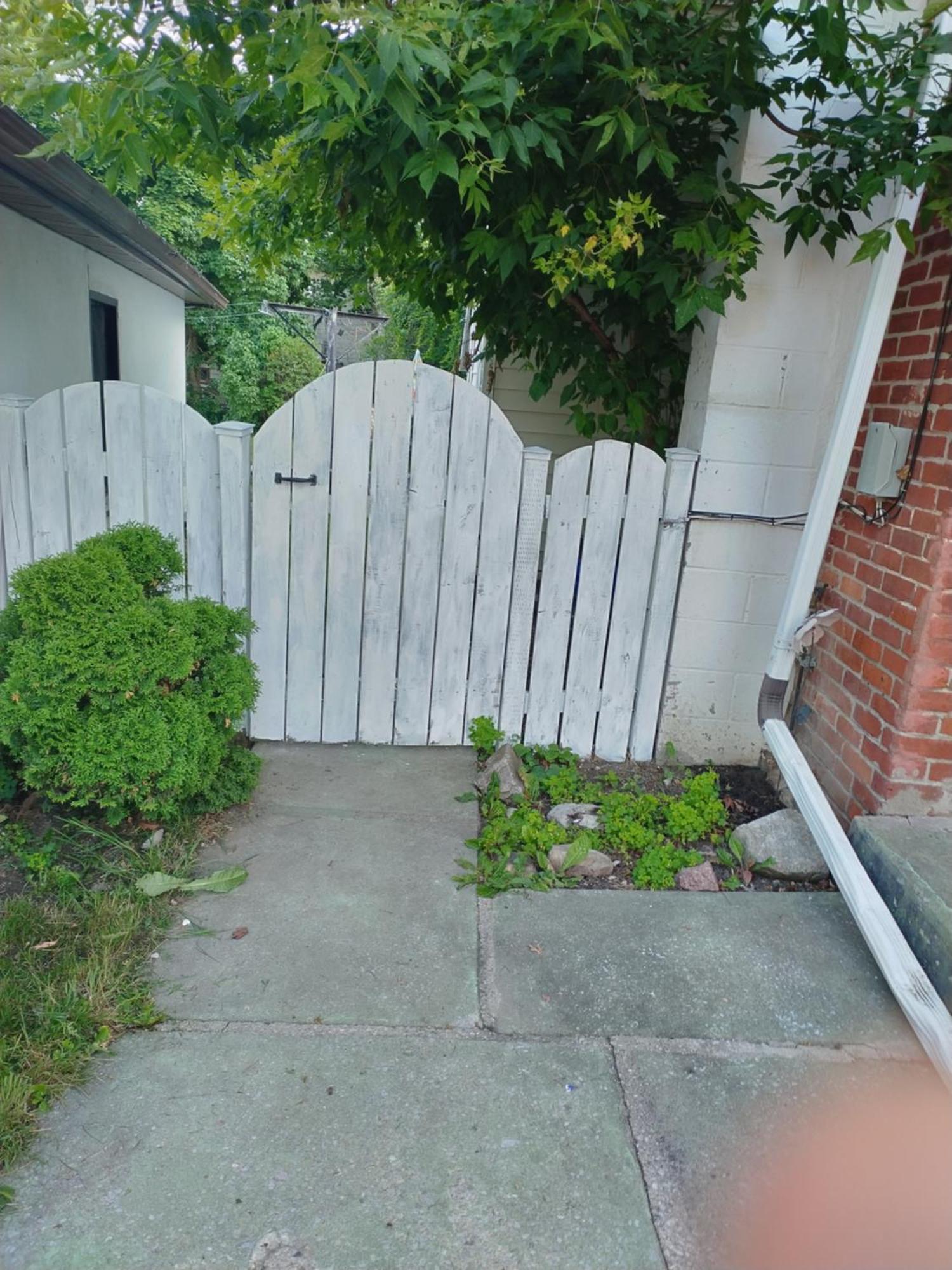 Cozy Downtown Two Bedrooms Free Parking Kingston