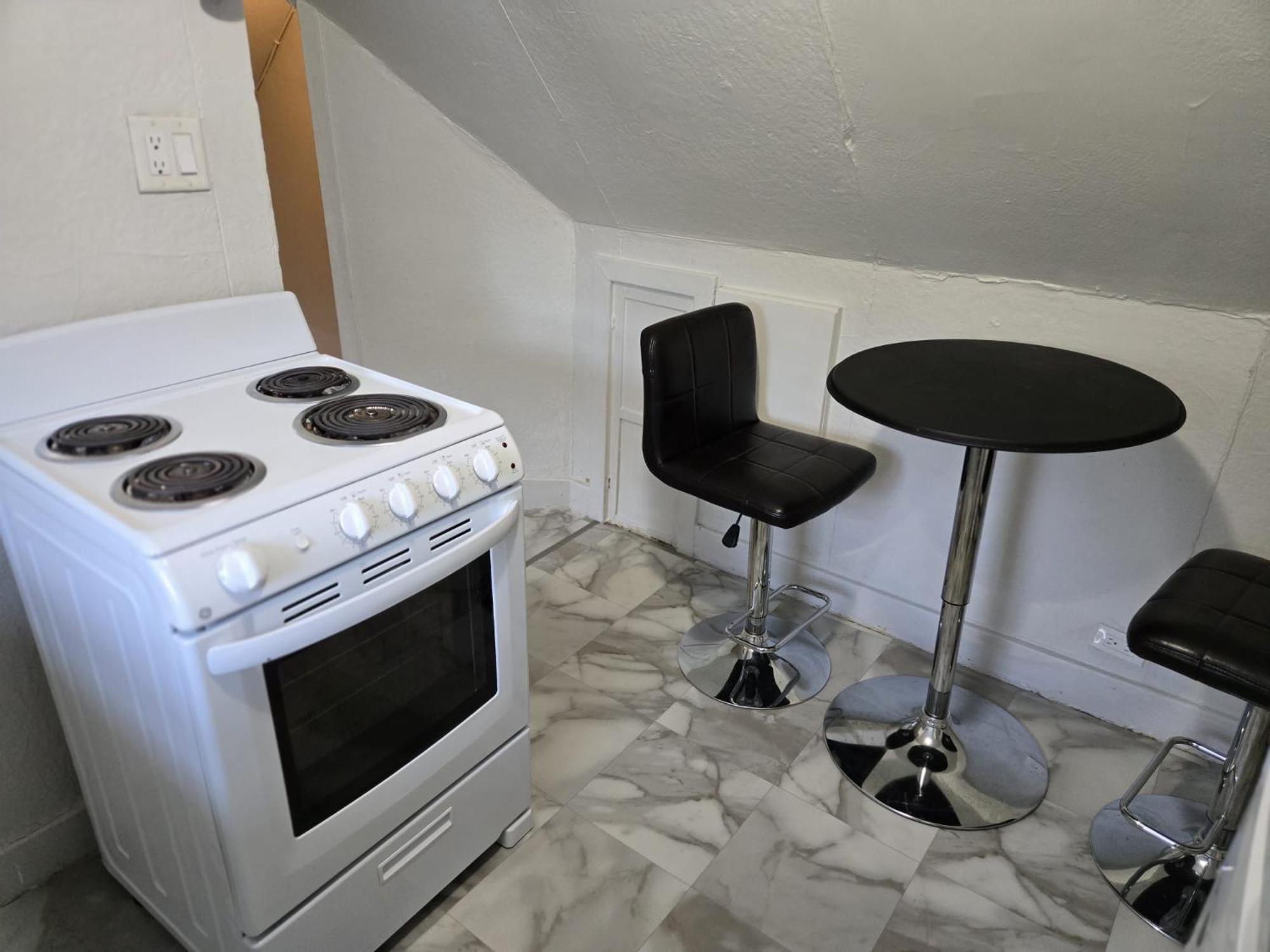 Apartment Cozy Downtown One Bedroom Free Parking *