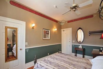 Inn Rosemount Kingston