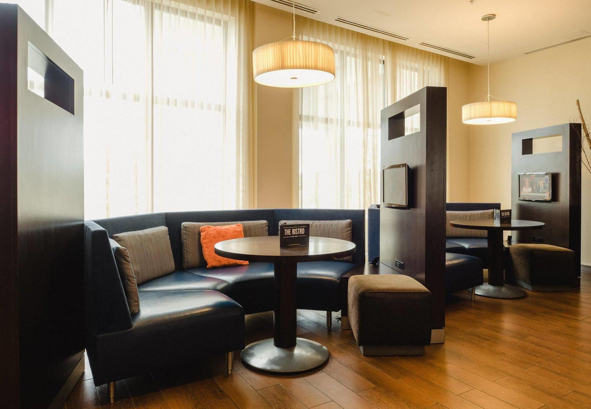Courtyard By Marriott Highway 401 Kingston