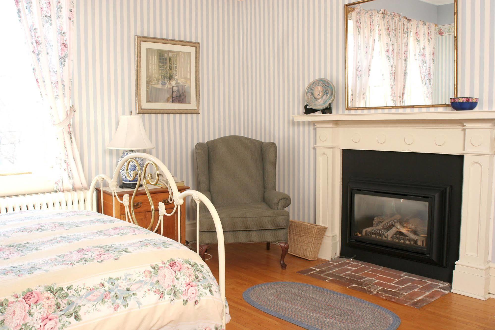 Inn Rosemount Kingston