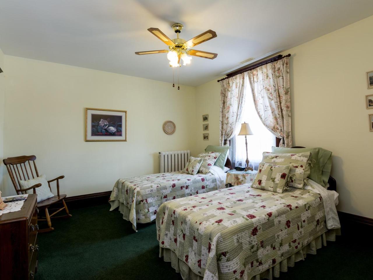 Green Woods 3*