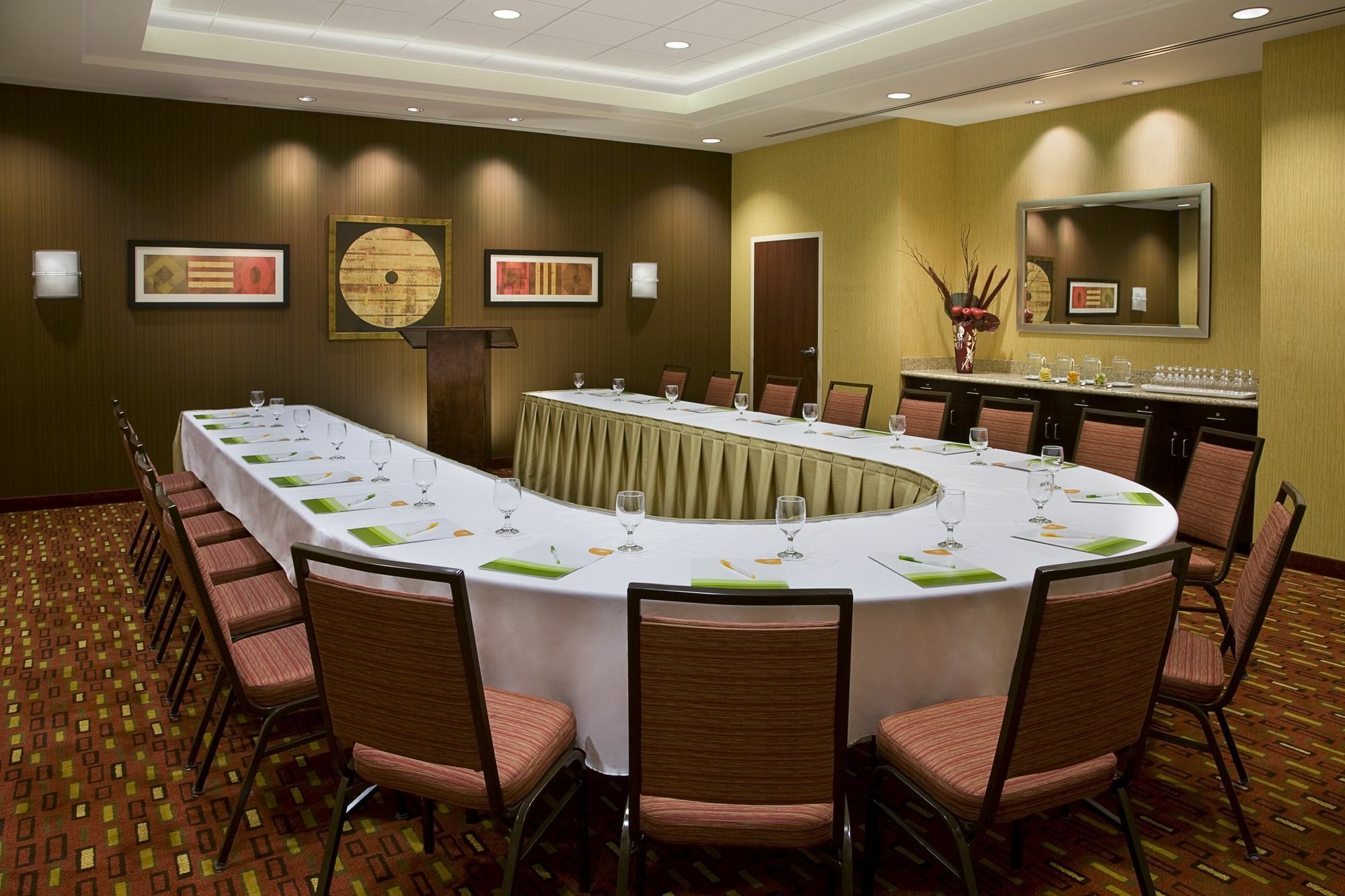 Courtyard By Marriott Highway 401 Hotel Kingston