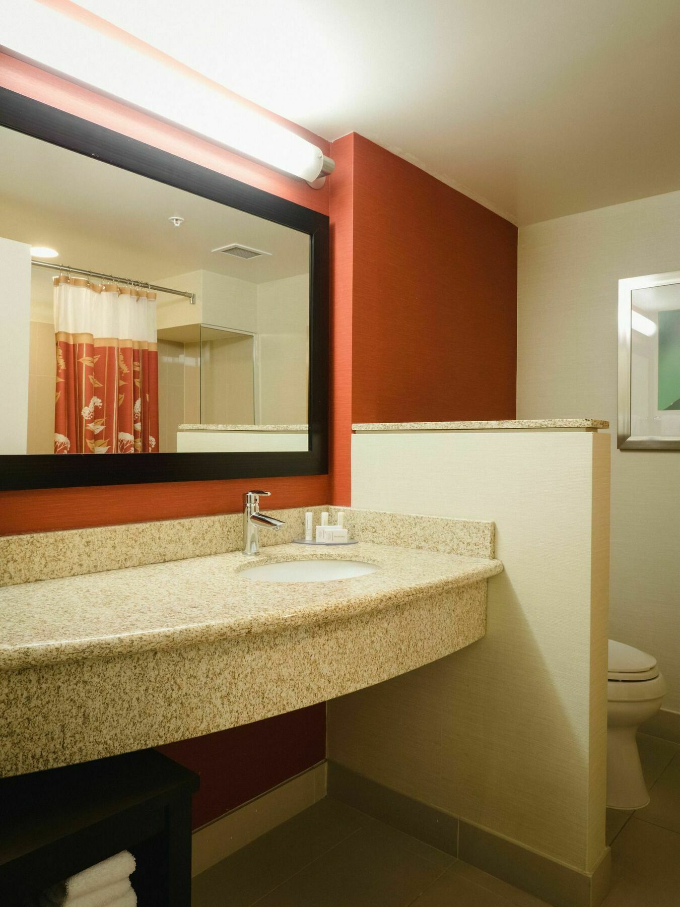 Courtyard By Marriott Highway 401 3*