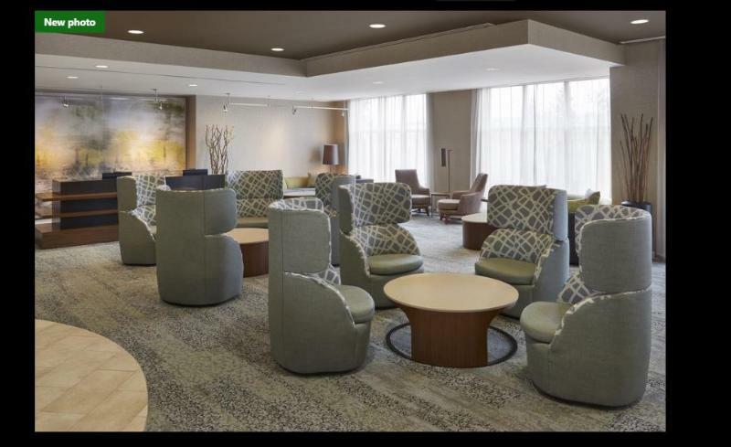 Courtyard By Marriott Highway 401