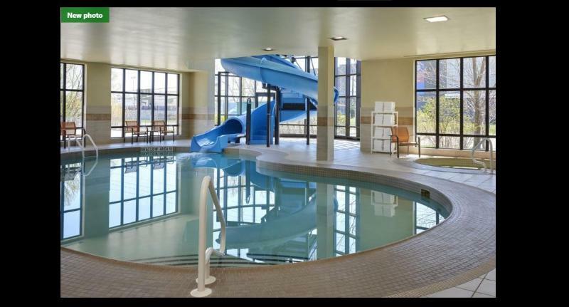 Courtyard By Marriott Highway 401 Hotel