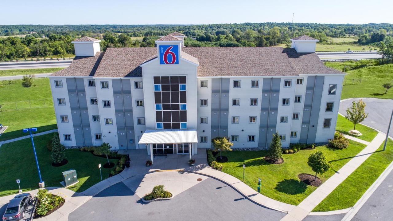 6-kingston, On Hotel