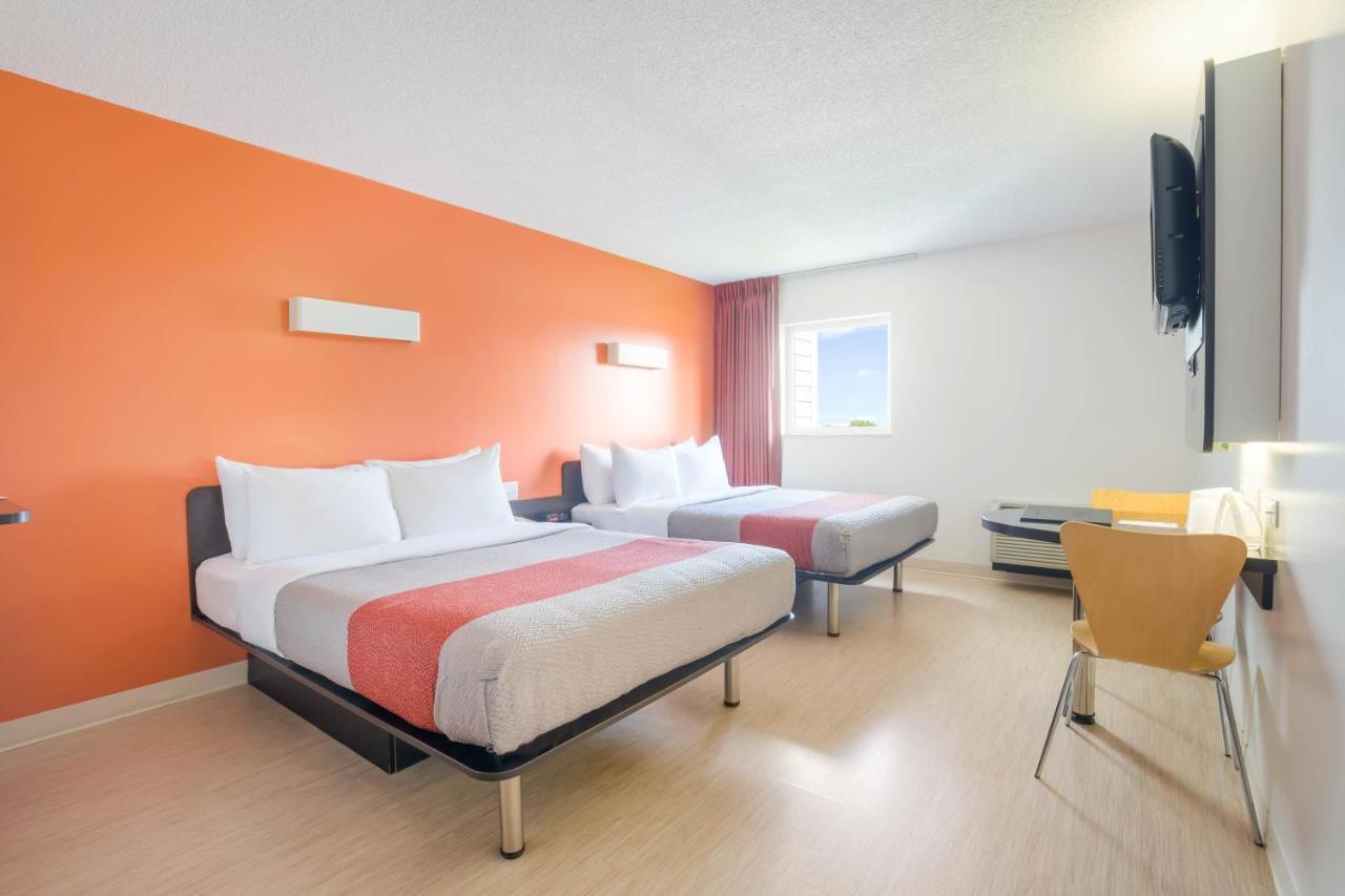 6-kingston, On Hotel 2*