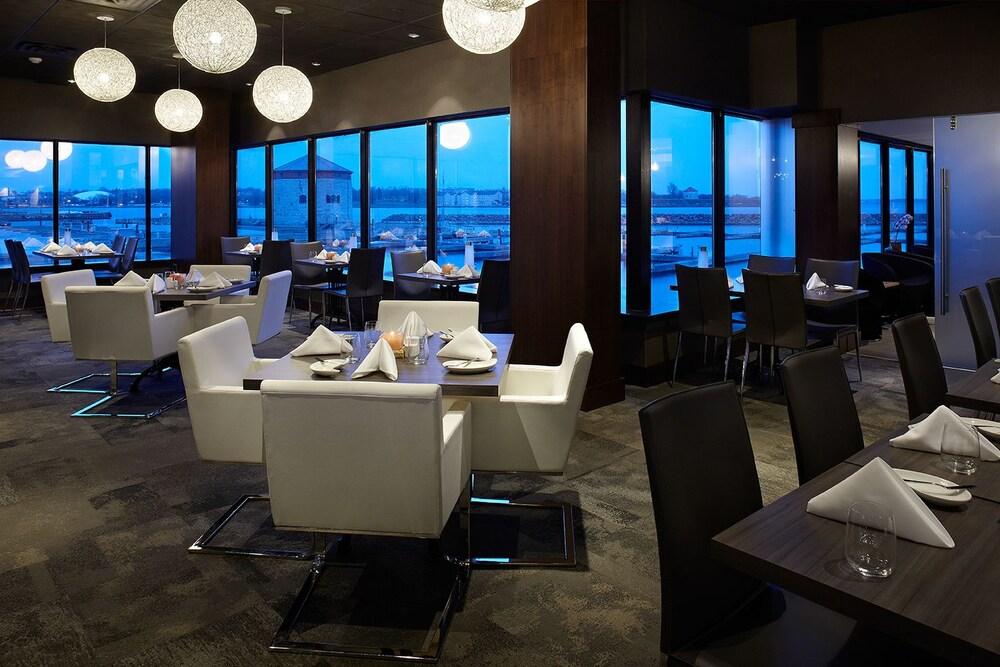 Delta By Marriott Waterfront Hotel Kingston