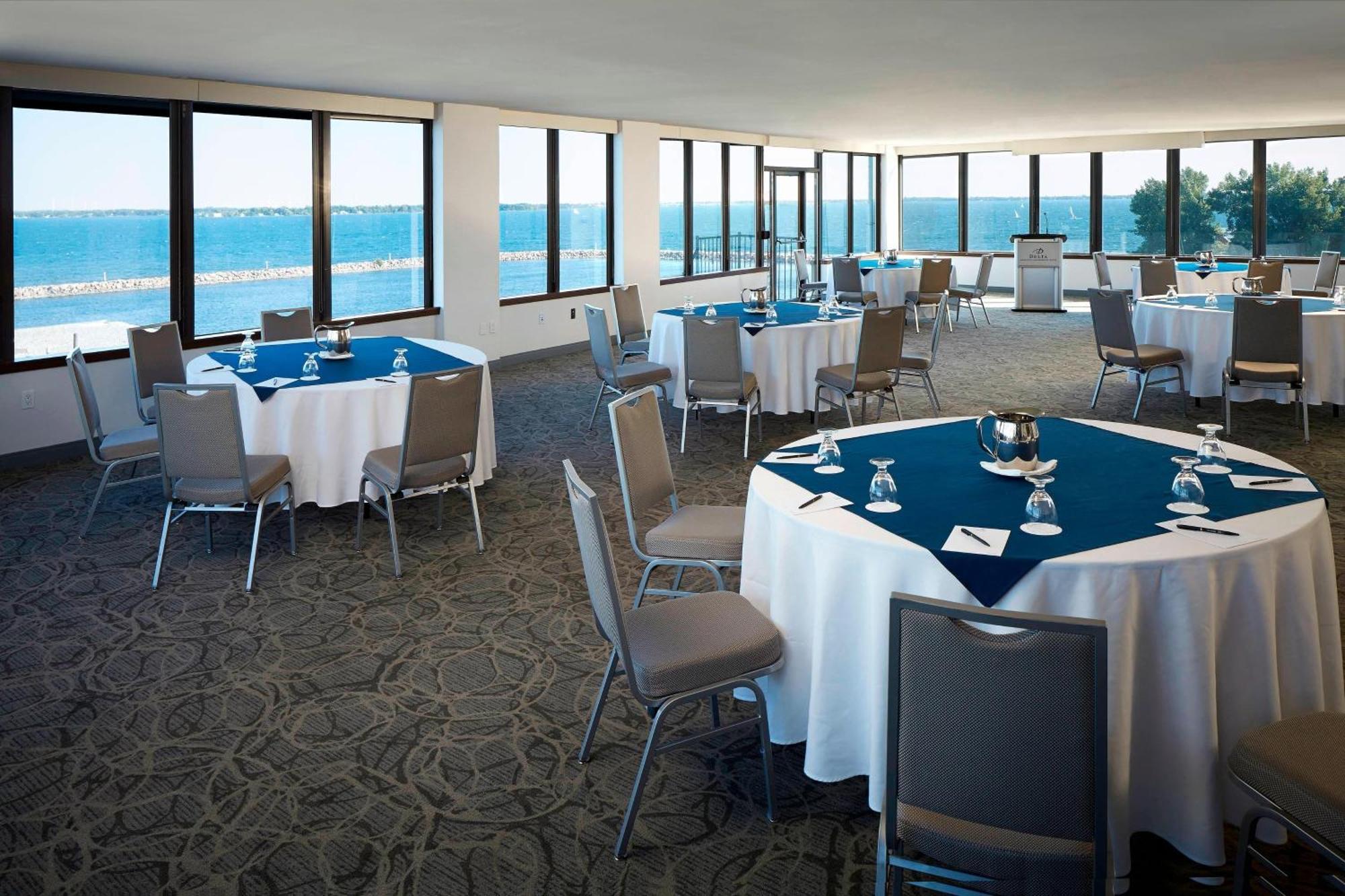 Hotel Delta By Marriott Waterfront 4*