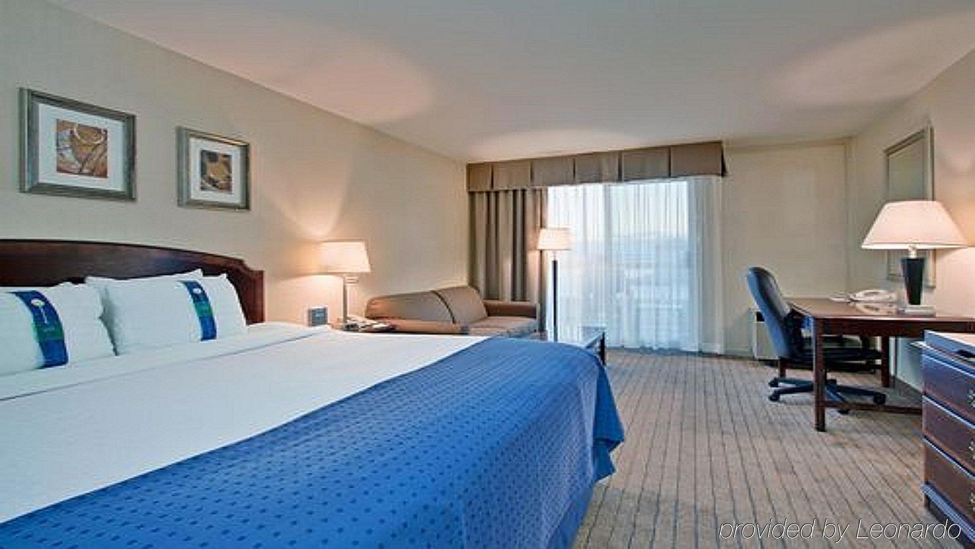 Hotel Delta By Marriott Waterfront
