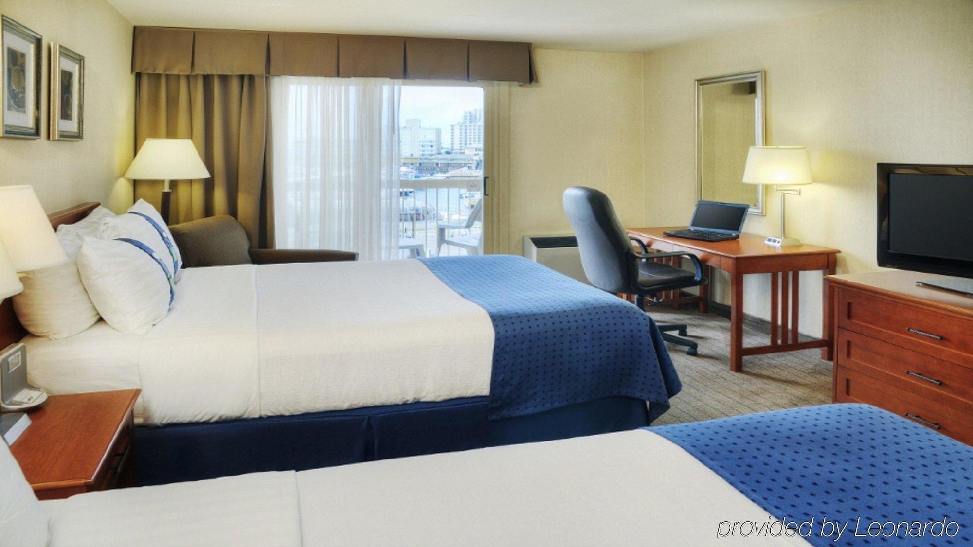 Hotel Delta By Marriott Waterfront 4*