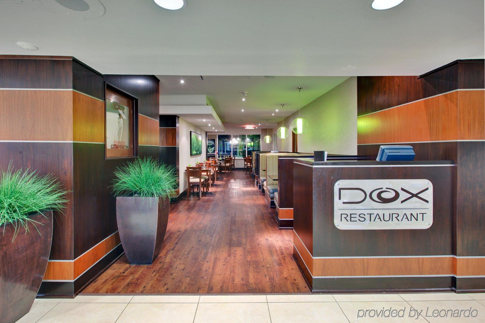 Hotel Delta By Marriott Waterfront Kingston