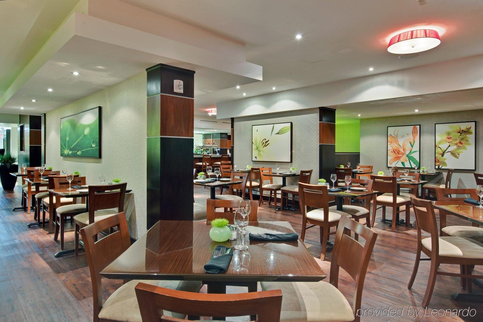 Hotel Delta By Marriott Waterfront 4*