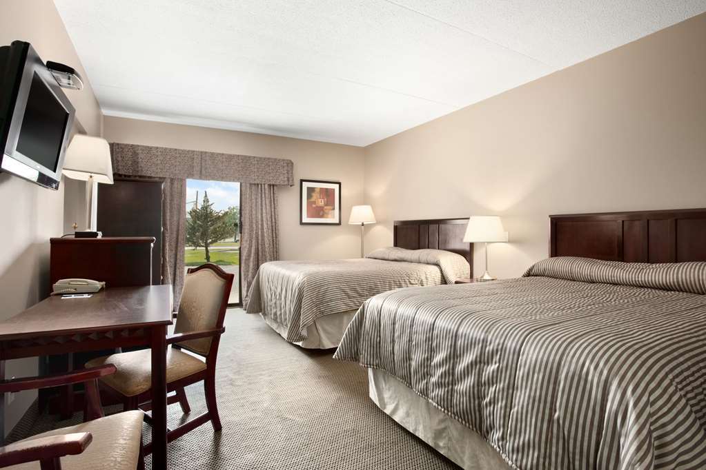 Travelodge By Wyndham Lasalle Hotel 3*