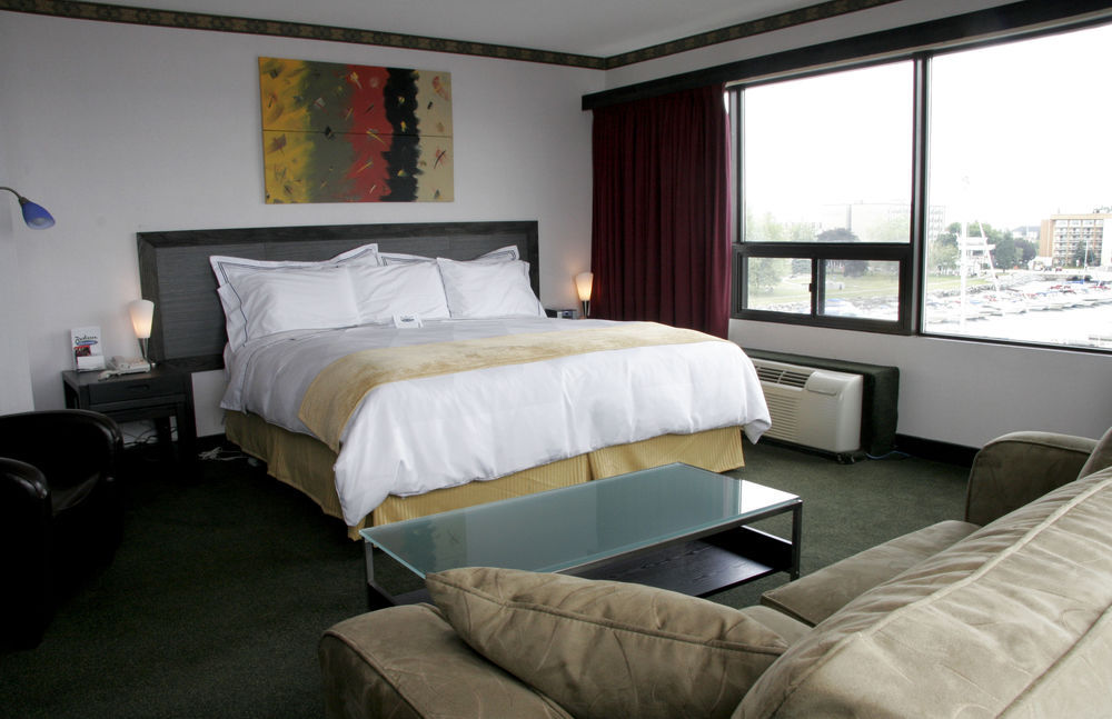 Delta By Marriott Waterfront Hotel Kingston