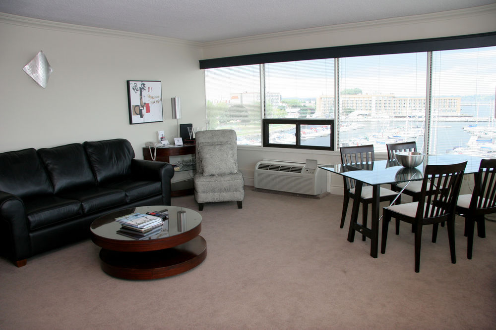 Delta By Marriott Waterfront 4*